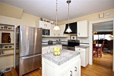 22 Admiral Kalbfus Rd, Newport, RI 02840 - photo 2