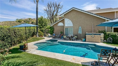 22551 Hickory Place, Santa Clarita, CA 91390 - photo 2