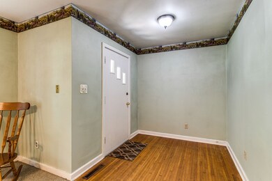 1004 Evins St, Manchester, TN 37355 - photo 5