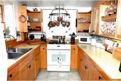 9 Spring St, Plympton, MA 02367 - photo 3