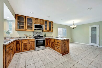 16906 Creek Line Dr, Friendswood, TX 77546 - photo 4