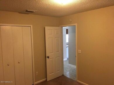 2476 Townsquare Dr, Jacksonville, FL 32216 - photo 5