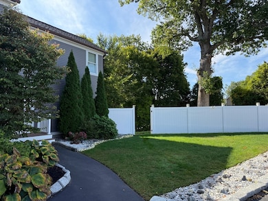 821 Merrimack Ave, Dracut, MA 01826 - photo 3