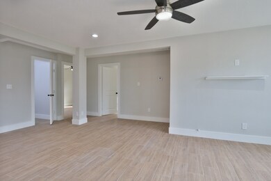 803 E 43rd St, Houston, TX 77022 - photo 4