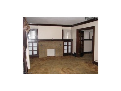 Living Room.  Carpet over nice Hardwood Floors. Bu