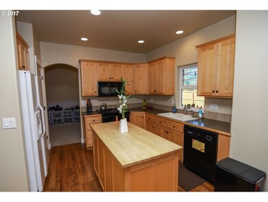 3691 Hyacinth St, Eugene, OR 97404 - photo 7