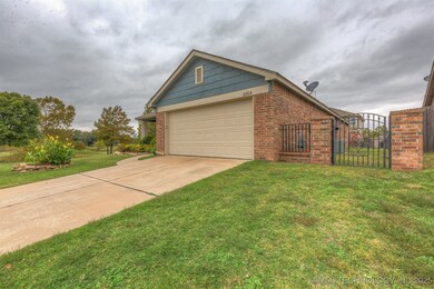 2204 E Elmira St, Broken Arrow, OK 74012 - photo 3