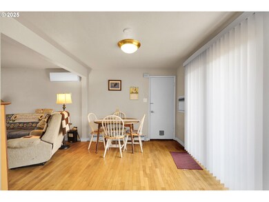 695 32nd St, Springfield, OR 97478 - photo 6