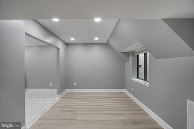 1664 Parkcrest Cir unit 300, Reston, VA 20190 - photo 7