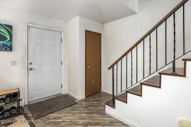 06-Front Entry Interior_SLS_-4286