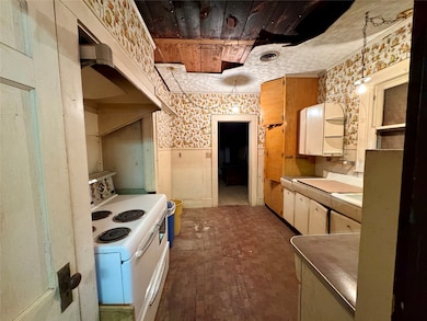 807 N Marable St, West, TX 76691 - photo 7