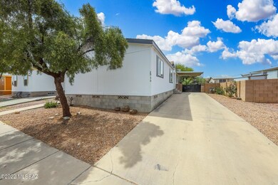 2930 E Cottonwood Club Ln, Tucson, AZ 85706 - photo 2