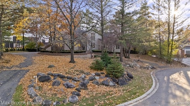 363 Sycamore Ct, Bloomfield Hills, MI 48302 - photo 3