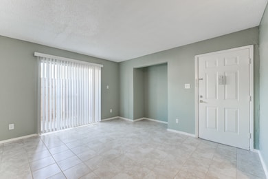 12615 Brookglade Cir unit 201, Houston, TX 77099 - photo 7