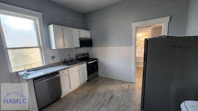 826 E Duffy St, Savannah, GA 31401 - photo 4