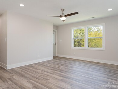 127 Wyatt St, Asheville, NC 28803 - photo 5