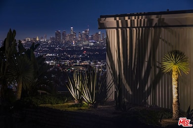 1635 Woods Dr, Los Angeles, CA 90069 - photo 5