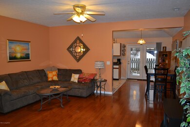 5809 Hudson Lake Dr, Louisville, KY 40291 - photo 2