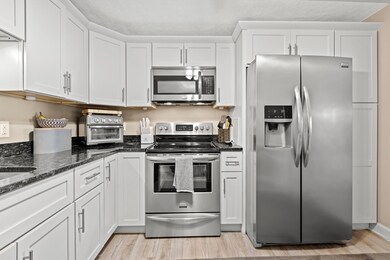 5 Walker Rd unit 11, North Andover, MA 01845 - photo 6