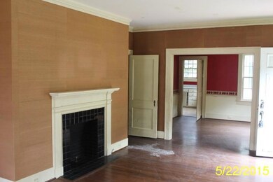 Living Room (2)