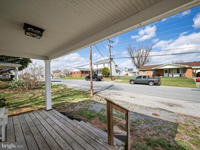 210 S George St, Ranson, WV 25438 - photo 6