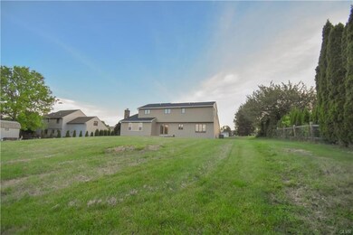 5613 Heather Ln, Laurys Station, PA 18059 - photo 5