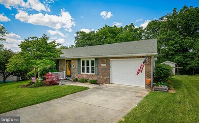 455 E Fairchild Dr, Strasburg, VA 22657 - photo 2