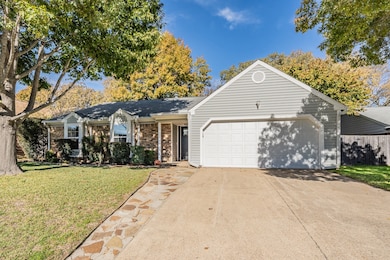 505 Rosemary Ln, Euless, TX 76039 - photo 2