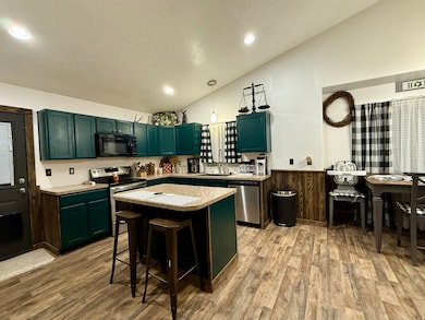 190 W 2100 S, Vernal, UT 84078 - photo 3