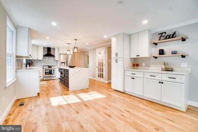 2908 Rock Manor Ct, Herndon, VA 20171 - photo 7