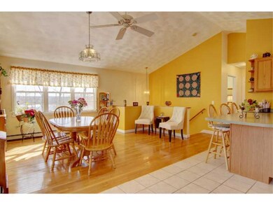 Dining Room. Dining Area w/views of Narrow River