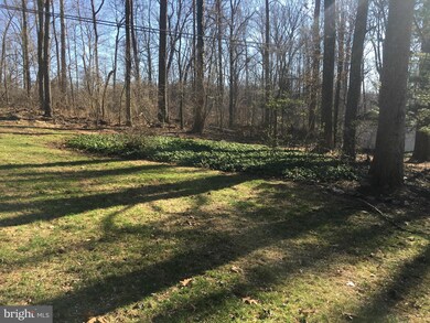 6229 Oak Hill Dr, Sykesville, MD 21784 - photo 2