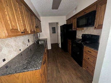 1475 Brittany Ln unit 8, Odessa, TX 79761 - photo 6