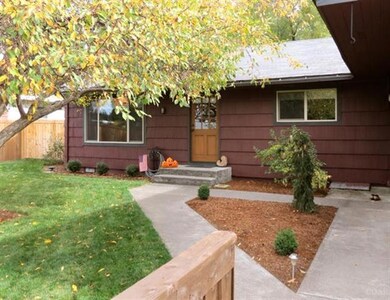 932 NE 10th St, Bend, OR 97701 - photo 2