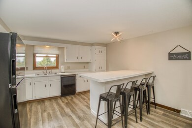 13638 Roller Coaster Rd, Darlington, WI 53530 - photo 4