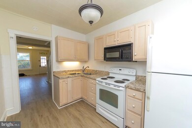 546 S 18 1 2 St, Reading, PA 19606 - photo 3