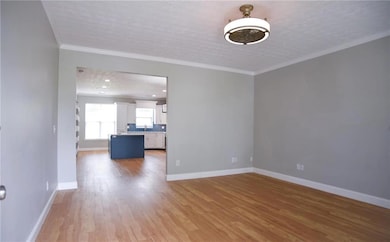 6616 Splashwater Dr, Flowery Branch, GA 30542 - photo 6