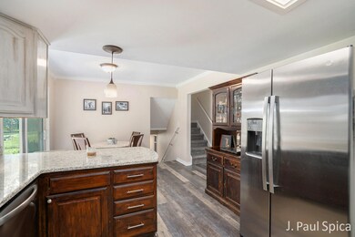 Kitchen/Dining Area
