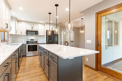 Large counrty kitchen