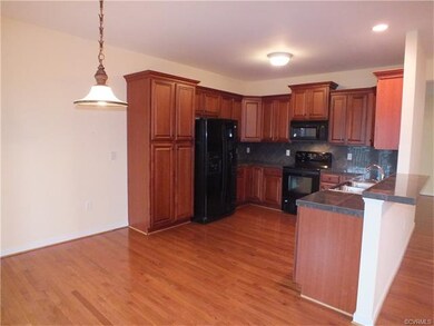 Eat-in Kitchen