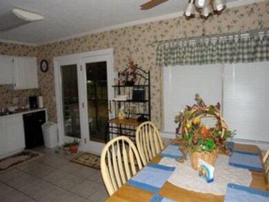 Dining/Kitchen