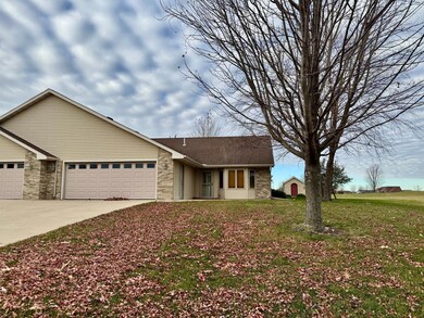 701 Simplicity Dr unit B, Ellendale, MN 56026 - photo 2