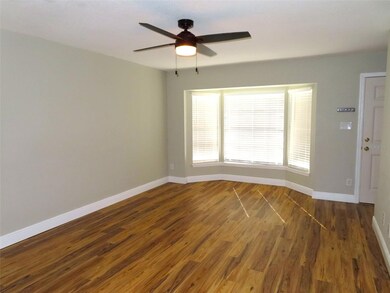 37306 Embassy Park Ln unit B11, Dade City, FL 33525 - photo 3