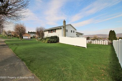 523 Shirley Ln, Dunmore, PA 18512 - photo 4