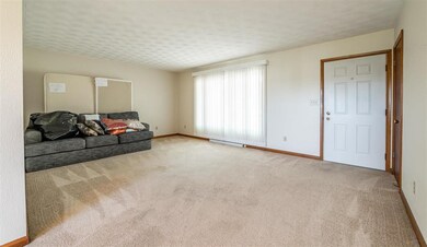 475 Mayfair Dr, Lincoln, IL 62656 - photo 6