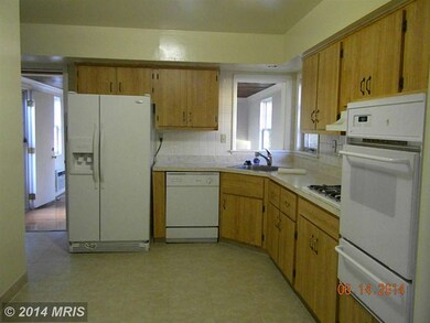 6313 Balfour Dr, Hyattsville, MD 20782 - photo 6