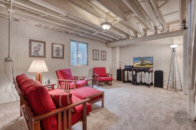 355 Avena Cir, Naperville, IL 60565 - photo 7