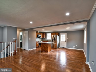 6308 Larwin Dr unit (MAIN LEVEL), Temple Hills, MD 20748 - photo 6