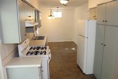 272 Belle St, Bedford, TX 76022 - photo 4