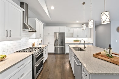 W212N6064 Legacy Trail, Menomonee Falls, WI 53051 - photo 6